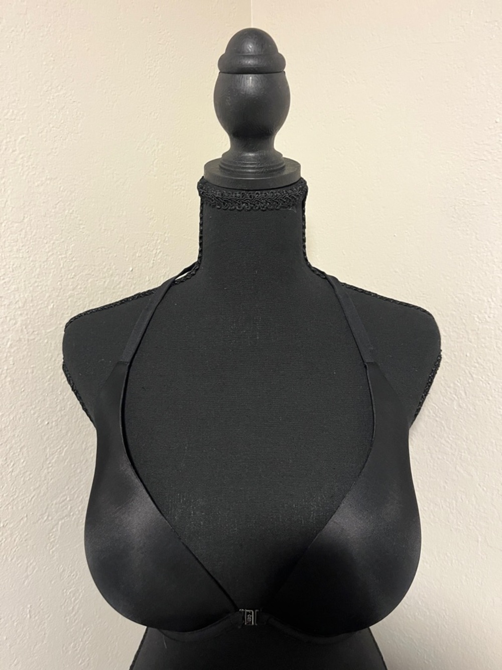 SALE!Victoria's Secret Plunge Black Halter Push-Up Bra-Magnetic Frontclosure-36D
